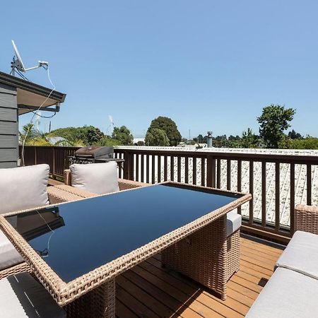 Convenient Family Bach With Easy Access To Blake Park The Beach And Downtown Mount Maunganui Dış mekan fotoğraf
